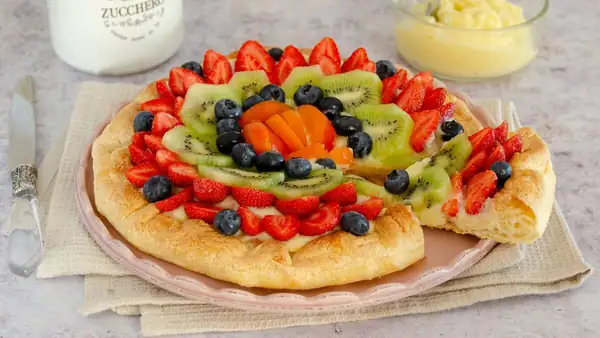 Quick puff pastry fruit tart