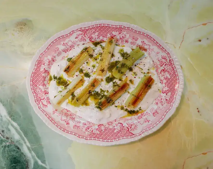 Gestoofde prei met stracciatella