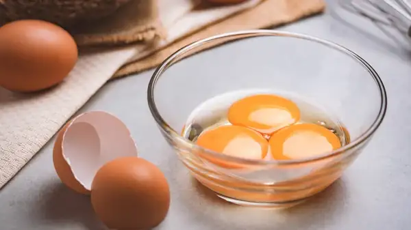 What Does It Mean To 'Pool' Eggs (And Should You Be Doing It)?