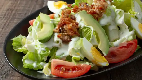 Here's What A House Salad Reveals About A Restaurant