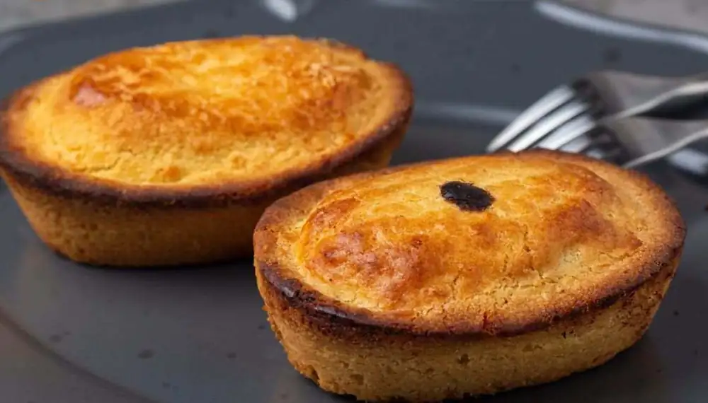 Apulian Pasticciotti: an incredible shortcrust pastry with a creamy center