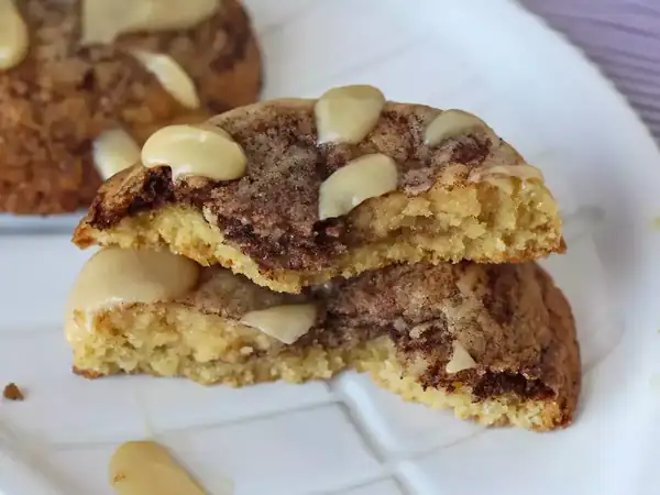 Galletas tipo rollo de canela, tiernas, crujientes y muy aromáticas