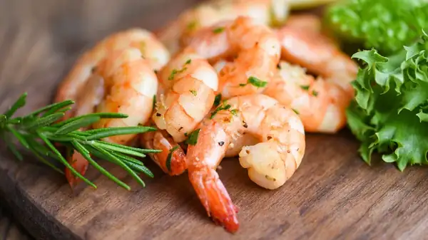 For The Absolute Crispiest Shrimp, Baking Soda Is Your Friend
