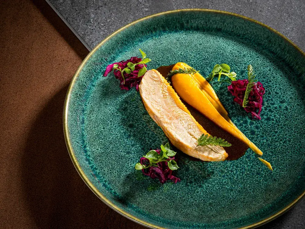 Chicken breast with red cabbage